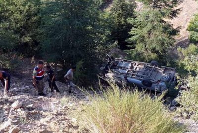 Minibüs uçuruma düştü: 1 ölü