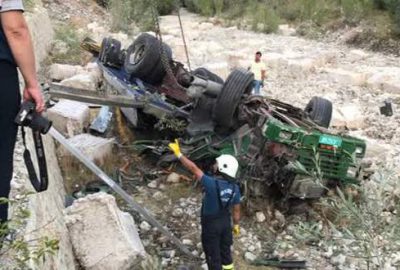 TIR dehşeti: 3 ölü, 3 yaralı