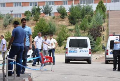 Kaza kurşunuyla vurulan polis şehit oldu