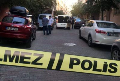 8 kilo altını alıp kaçtılar