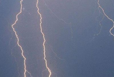 Operasyondayken silahın üzerine yıldırım düştü: 1 asker yaralı