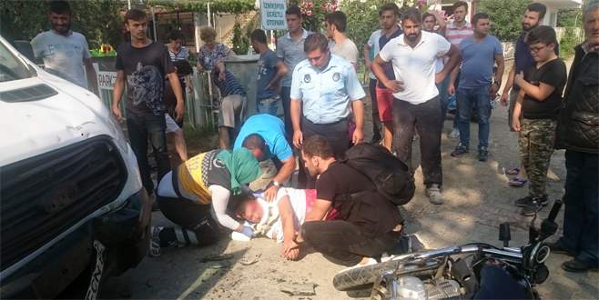 Bursa’da kamyonet ile motosiklet çarpıştı: 2 yaralı