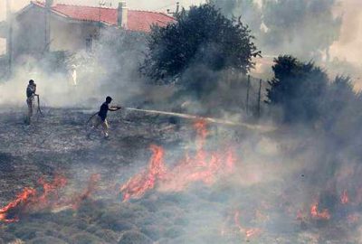 Yunan adasında yangınlar sebebiyle OHAL ilan edildi