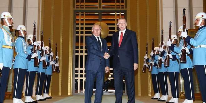 Cumhurbaşkanı Erdoğan, Putin’i resmi törenle karşıladı