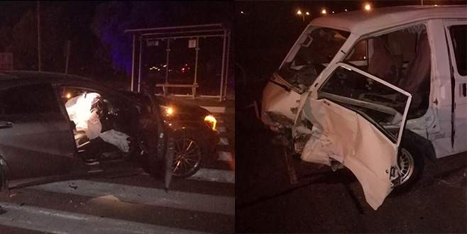 Bursa’da kamyonet ile otomobil çarpıştı: 1 ölü