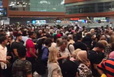 Sabiha Gökçen’de 1000 yolcu uçağını kaçırdı!