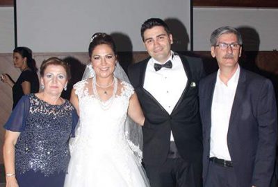 Ünlü oyuncu kardeşini evlendirdi