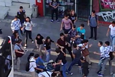 Liseli iki grup arasında kavga çıktı