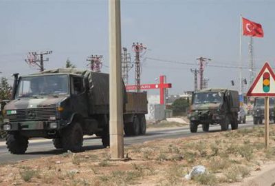 Komando birlikleri Suriye sınırında