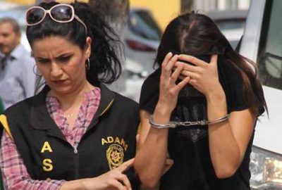 Hamile kadın ‘hasta’ numarasıyla gasp yaptı