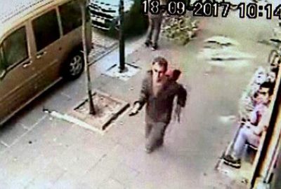 Onlarca kişinin önünde bacanağını bıçakladı