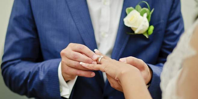 Evlilik yüzüğünün yeri neden sol elimiz