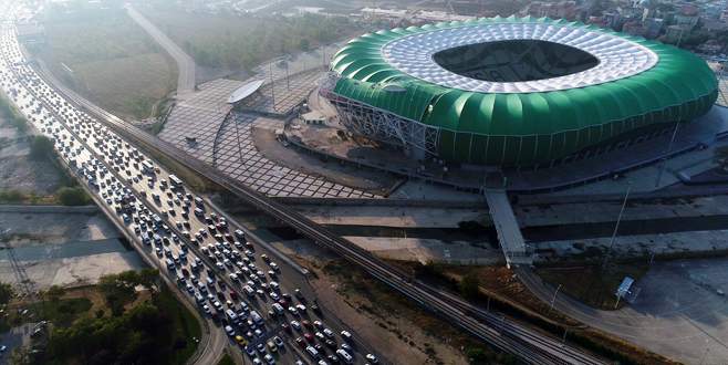 Bursa’da okul trafiği yoğunluğu havadan böyle görüntülendi