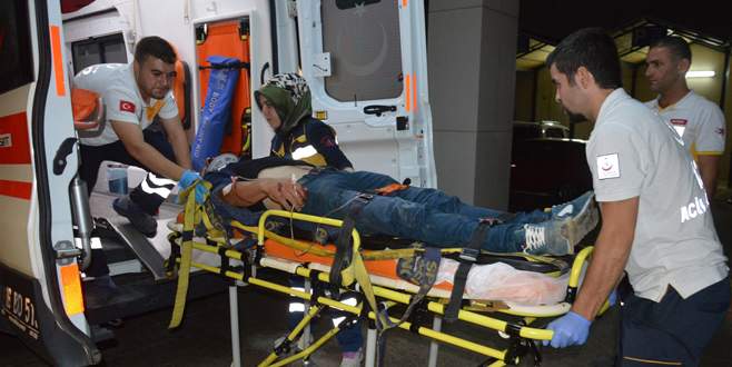 Bursa’da motosikletler kafa kafaya çarpıştı: 3 ağır yaralı