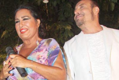 Kendi kendine küstü, geçti