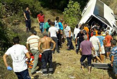 Tur otobüsü şarampole devrildi! 4 ölü, 27 yaralı