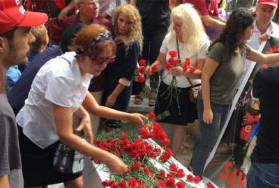 Tarık Akan mezarı başında anıldı