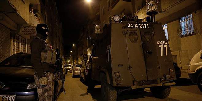 İstanbul’da DEAŞ’a ait 15 adrese baskın: 74 gözaltı