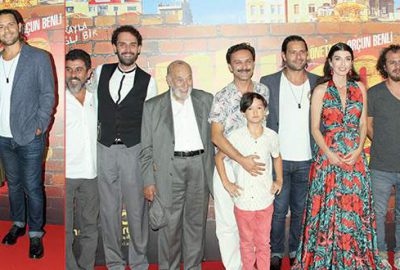 Gala hatırına ilk kez el ele