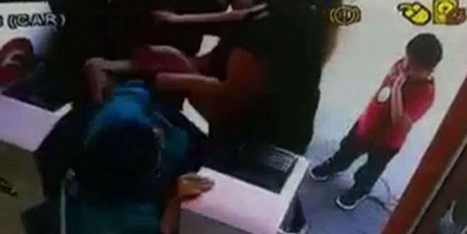 Kadınlar tuvaletinde turnike kavgası