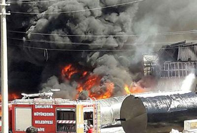 Hurda dükkanında büyük yangın
