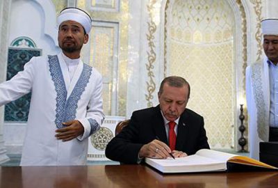 Cumhurbaşkanı Erdoğan’dan Kazakistan’da cami ziyareti
