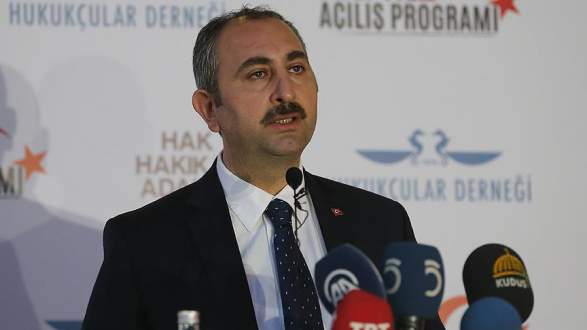 Adalet Bakanı Gül: Siyasetin en büyük sorunu üslupta seviyesizlik