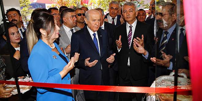 MHP Genel Başkanı Bahçeli ‘El izi’ mağazasının açılışını yaptı
