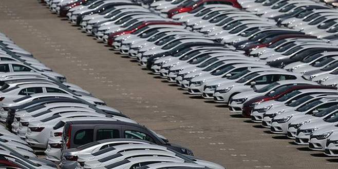 Otomobil ve hafif ticari araç pazarı daraldı
