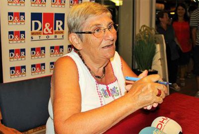 Bodrum’da imza günü düzenleyen Prof. Dr. Canan Karatay Kurban Bayramında