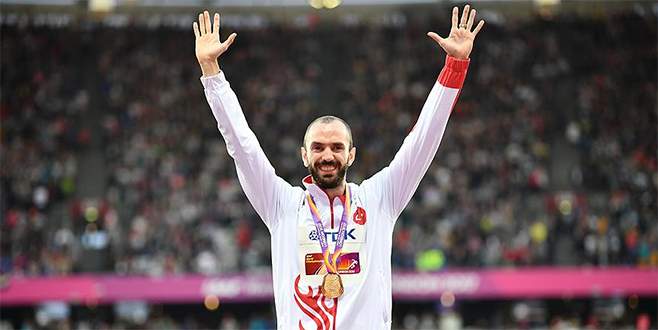 Ramil Guliyev’e büyük onur