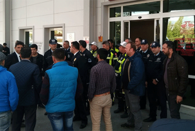 Silahlı kavga: Ölü ve yaralılar var