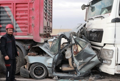 Kum fırtınası faciası! 10 araç birbirine girdi: 2 ölü, 19 yaralı