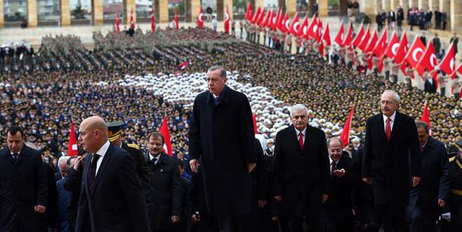 Erdoğan: Cumhuriyetimize hayat veren ruh dimdik ayaktadır