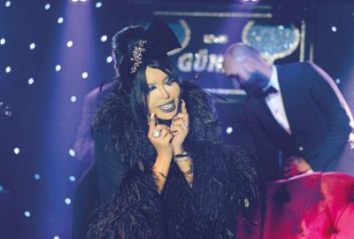 ‘Parayla aşkla işim şok’