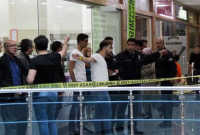 AVM’deki tuvalette eşini av tüfeğiyle vurdu