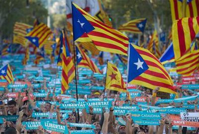 Katalonya tek taraflı bağımsızlık ilan etti