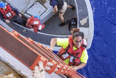 Pasifikte kaybolan iki kadın denizci 5 ay sonra bulundu