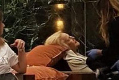 Ünlü ismin zor anları! Otelin lobisinde fenalaşınca…