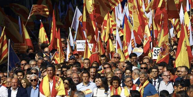 Katalonya’nın özerkliği askıya alınıyor
