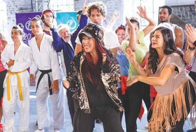 Dansıyla şaşırtacak