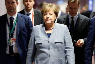 Merkel’den Türkiye’ye mülteci övgüsü