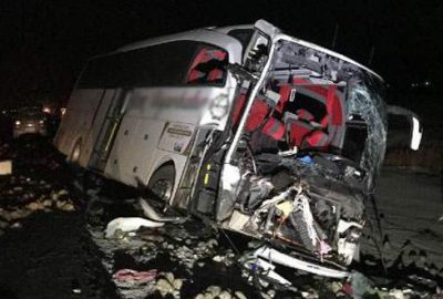 Yolcu otobüsü ile TIR çarpıştı: 1 ölü, 20 yaralı
