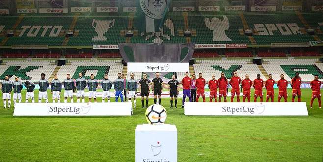 Galatasaray 11 yabancı futbolcuyla sahaya çıktı