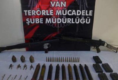 Van’daki terör operasyonunda silah ve mühimmat ele geçirildi