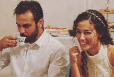 Ünlü çift nişanlandı