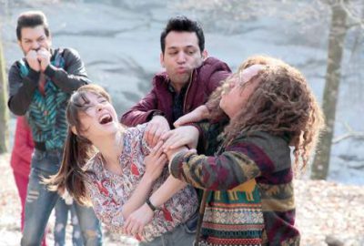 Özge’yi yılan soktu!