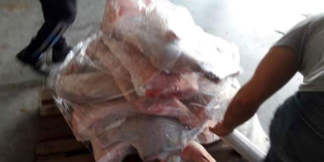 Durdurulan minibüste 420 kilo domuz eti ele geçirildi