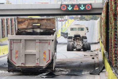 Akıl almaz kaza! İkiye ayrıldı…