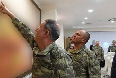 Komutanlar Suriye sınırında